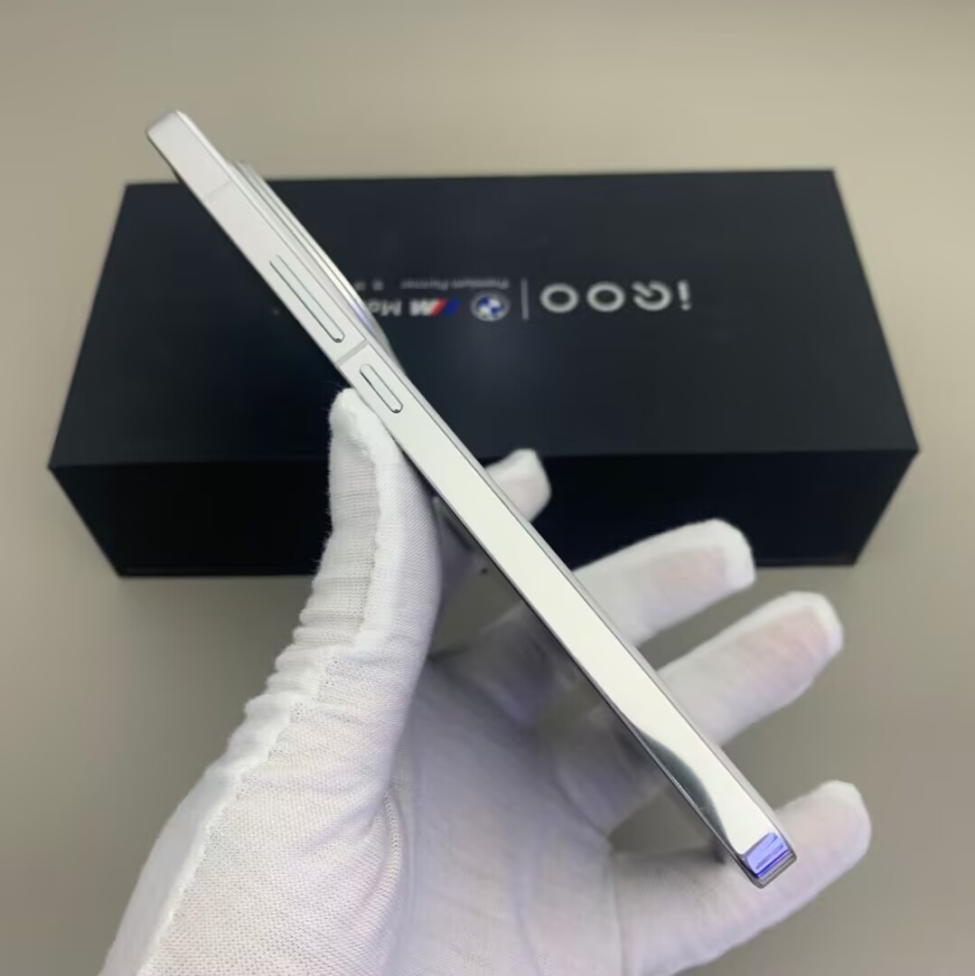 vivo iQOO 12 5G 6.78″ 64MP 256GB 512GB 1TB Snapdragon Android 14 5000mAh