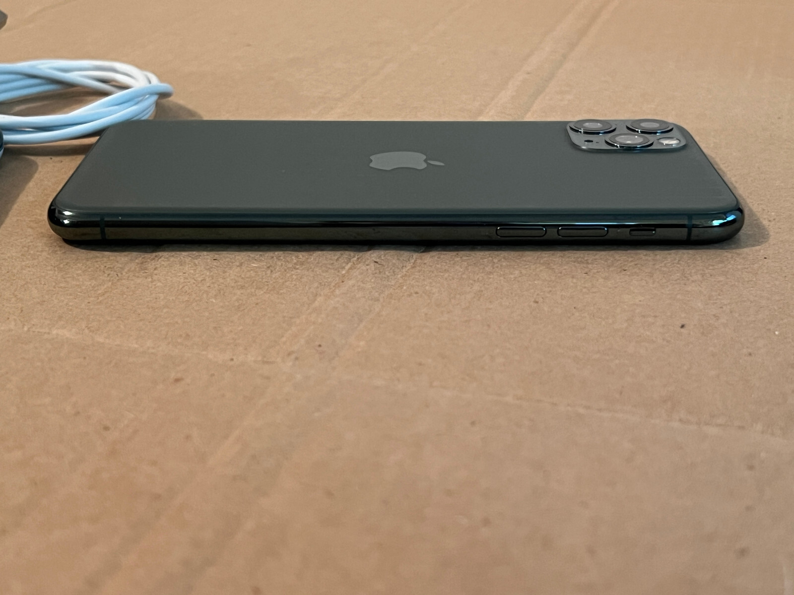 Apple iPhone 11 pro max 256GB Midnight Green unlocked A2161 (CDMA + GSM) READ