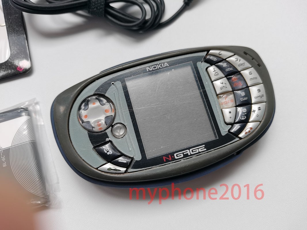 Nokia N-Gage QD – Unlocked – handheld game Smartphone Very Good !