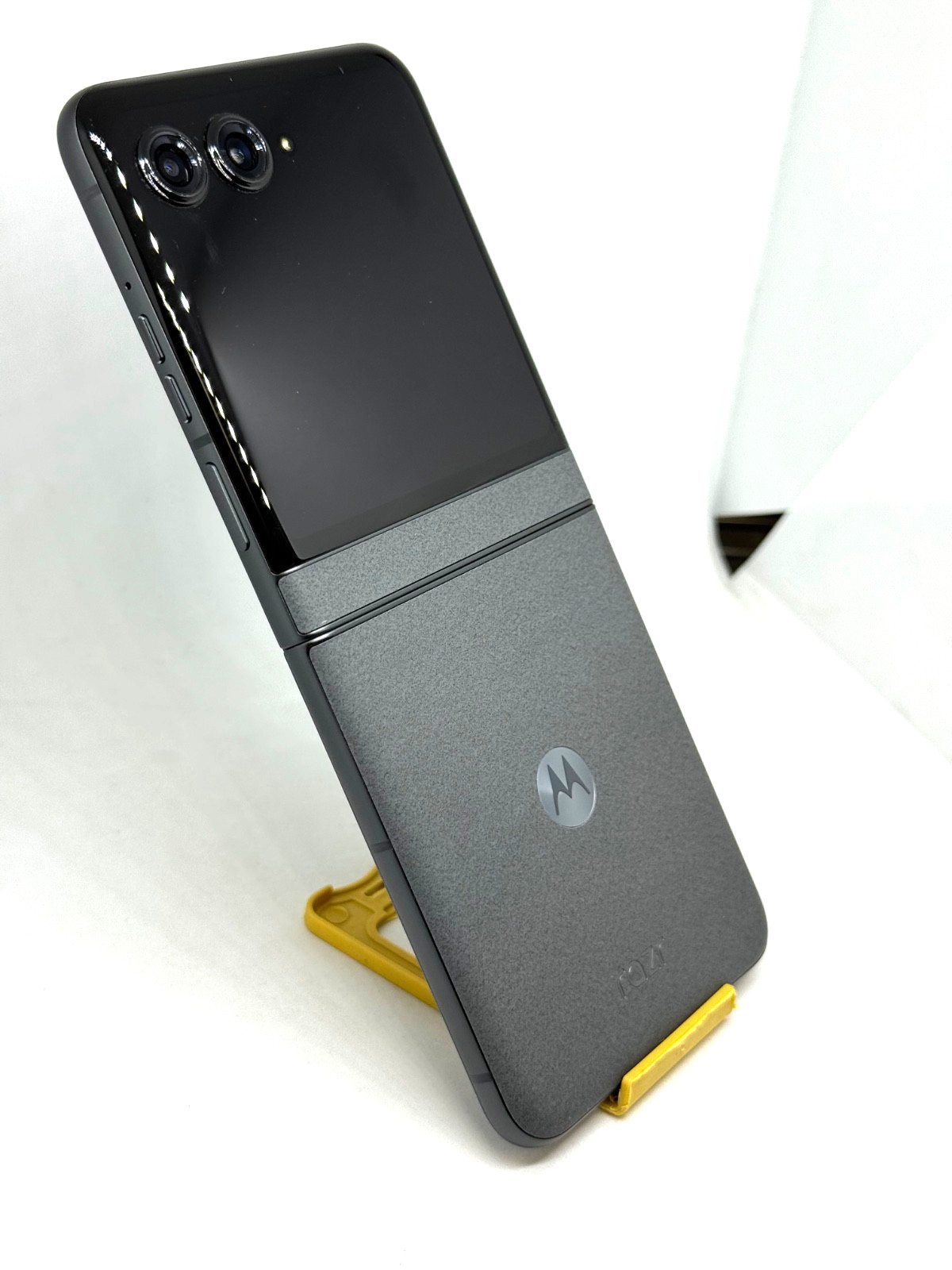 Motorola Razr 2024 256GB Unlocked 6.9 Folding pOLED 64MP 6E 5G Koala Gray XT2453