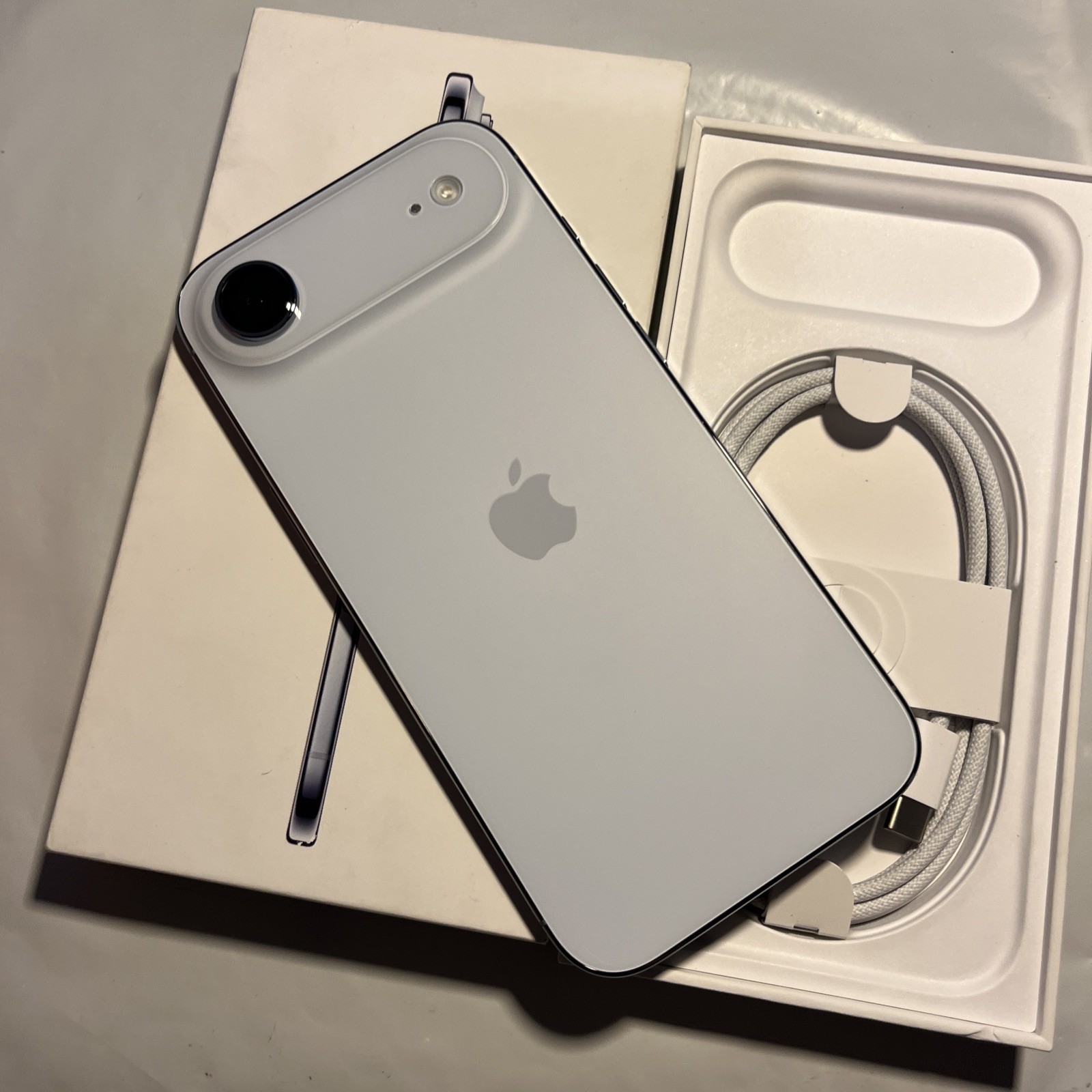 Apple iPhone 17 Air – 256GB (CRICKET ONLY) In Box – Amazing Condition (#634)