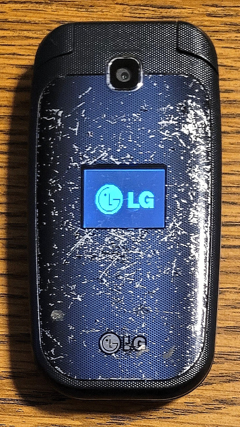 LG True B450 – Blue and Black ( T-Mobile ) Rare Cellular Flip Phone