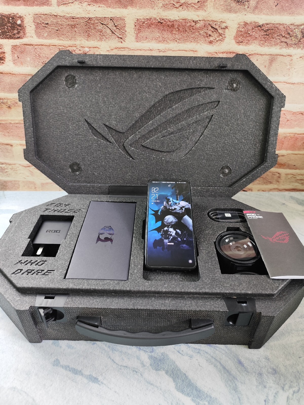 “Batman ” Asus ROG Phone 6 12+256GB Unlocked Gaming Phone
