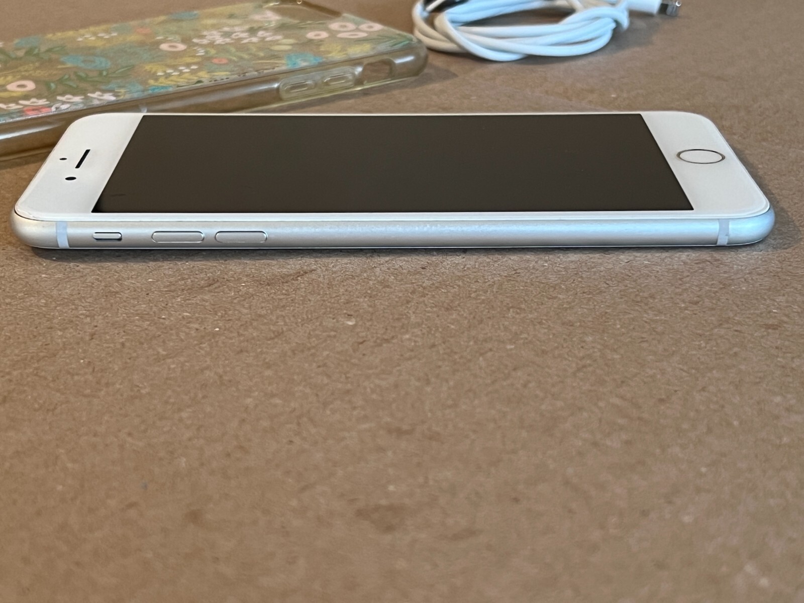 Apple iPhone 8 plus 64GB silver Unlocked Smartphone (A1897) (GSM) Read