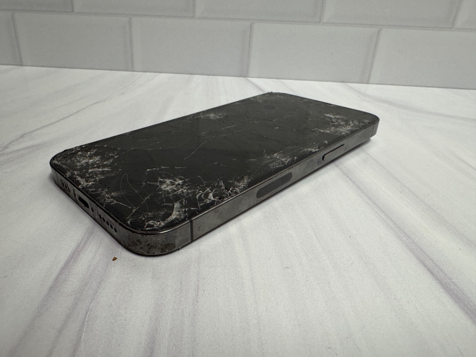 Apple iPhone 13 Pro 128GB Graphite A2483 Unlocked Cracked Screen LCD READ #10