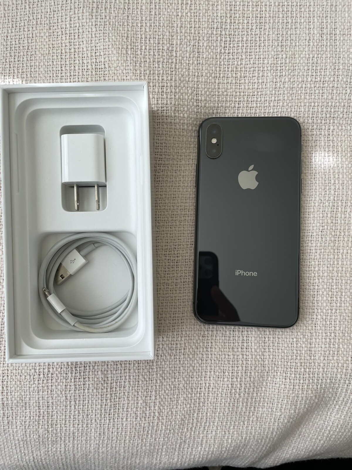 Apple iPhone X – 64GB – Space Gray (Sprint) A1865 (CDMA + GSM)