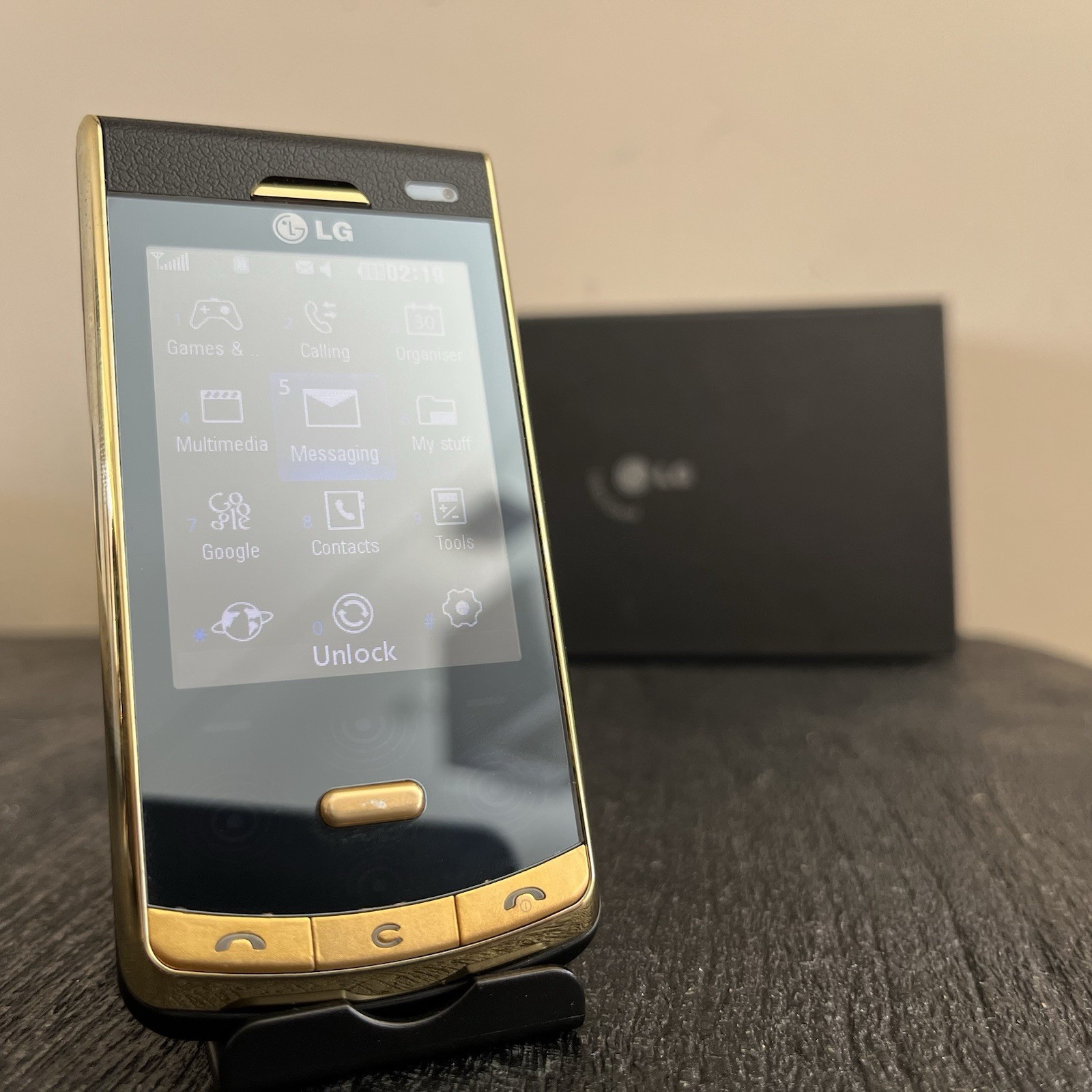 LG KF750 Secret Gold edition complete in box
