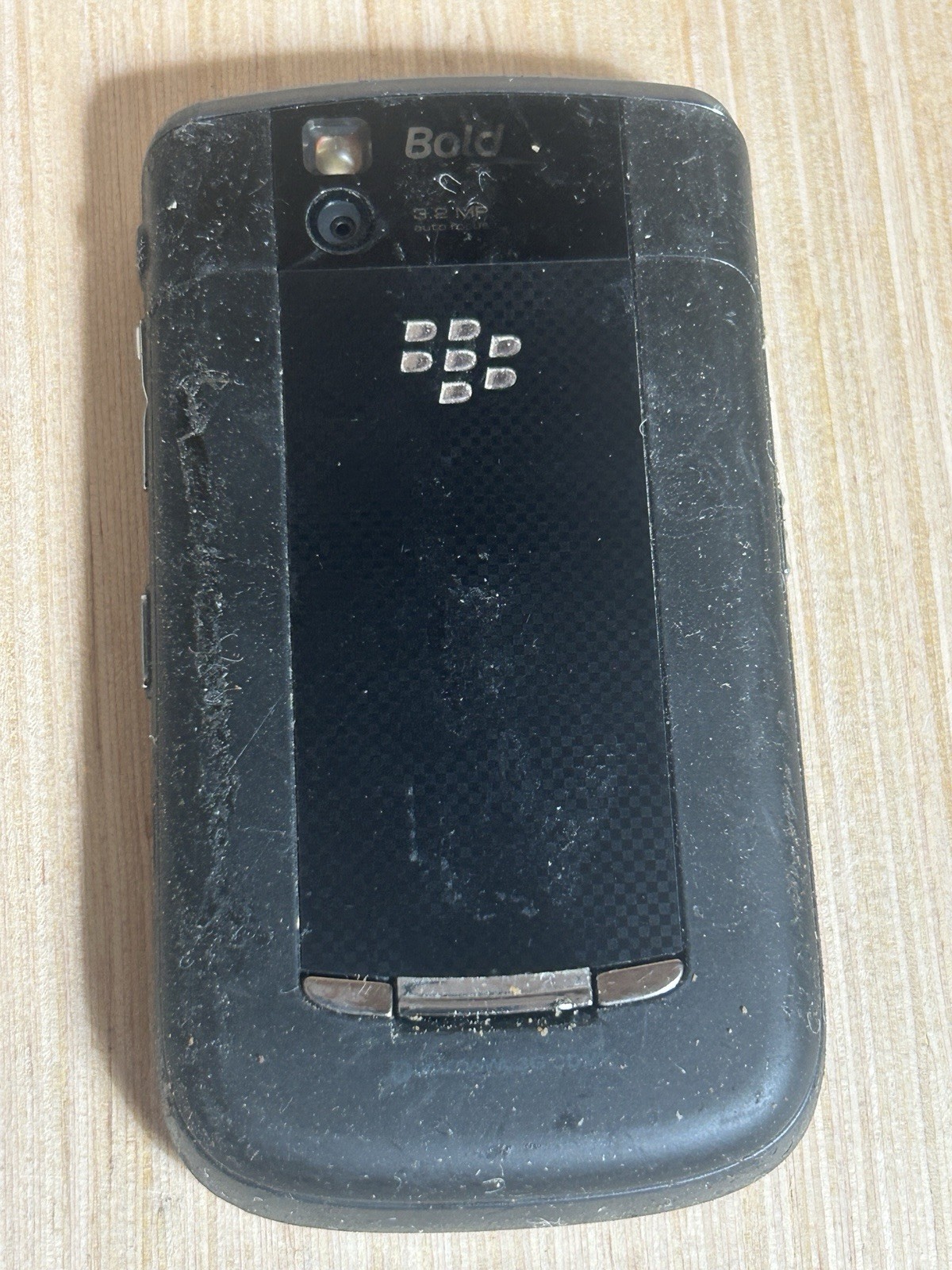 BlackBerry Bold 9650 256MB Verizon CDMA Bar Smartphone Black 3.2MP
