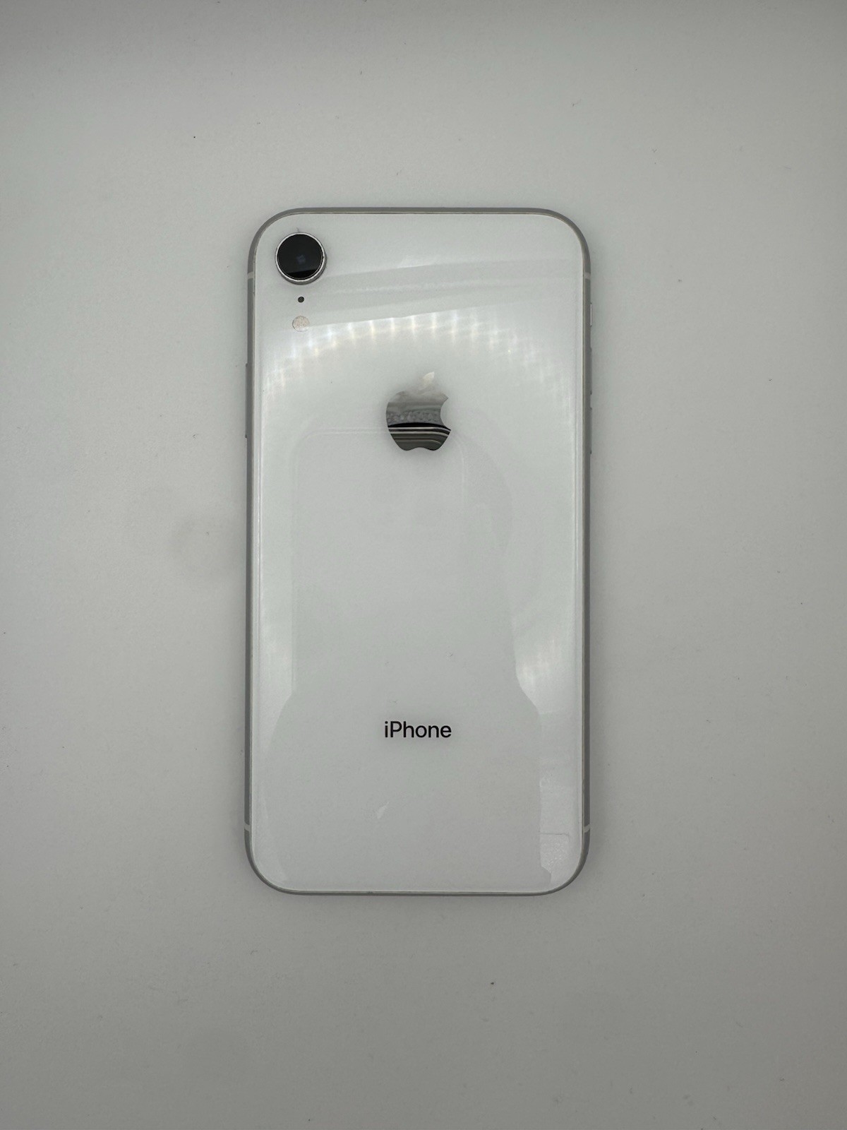 Apple iPhone XR 64GB in White – Unlocked for Any Carrier!