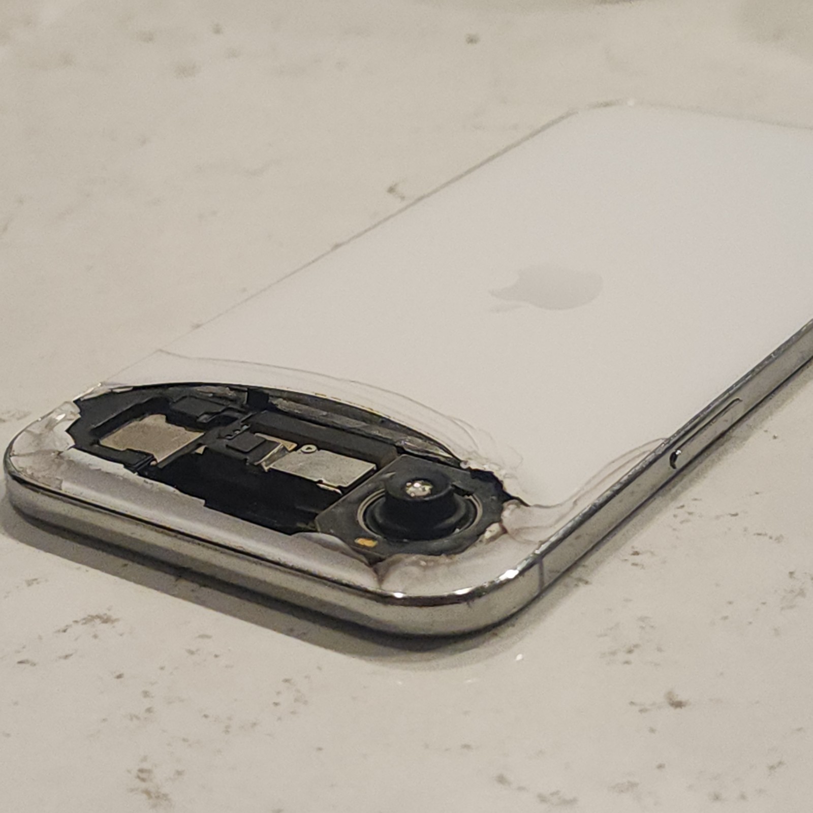 Apple iPhone Air – 256 GB – Cloud White (Unlocked) Check Esn