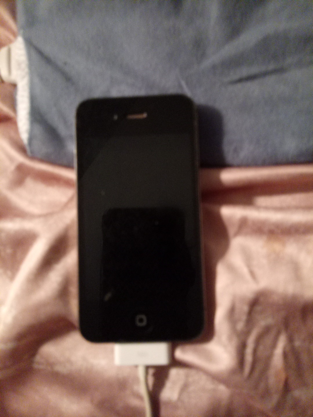 Apple iPhone 4s – 8GB – Black (Unlocked) A1387 (CDMA + GSM)