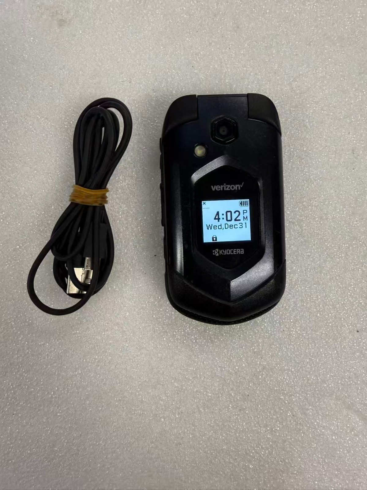 Kyocera DuraXV 4G LTE E4610 16GB Black Verizon RUGGED Flip Phone.
