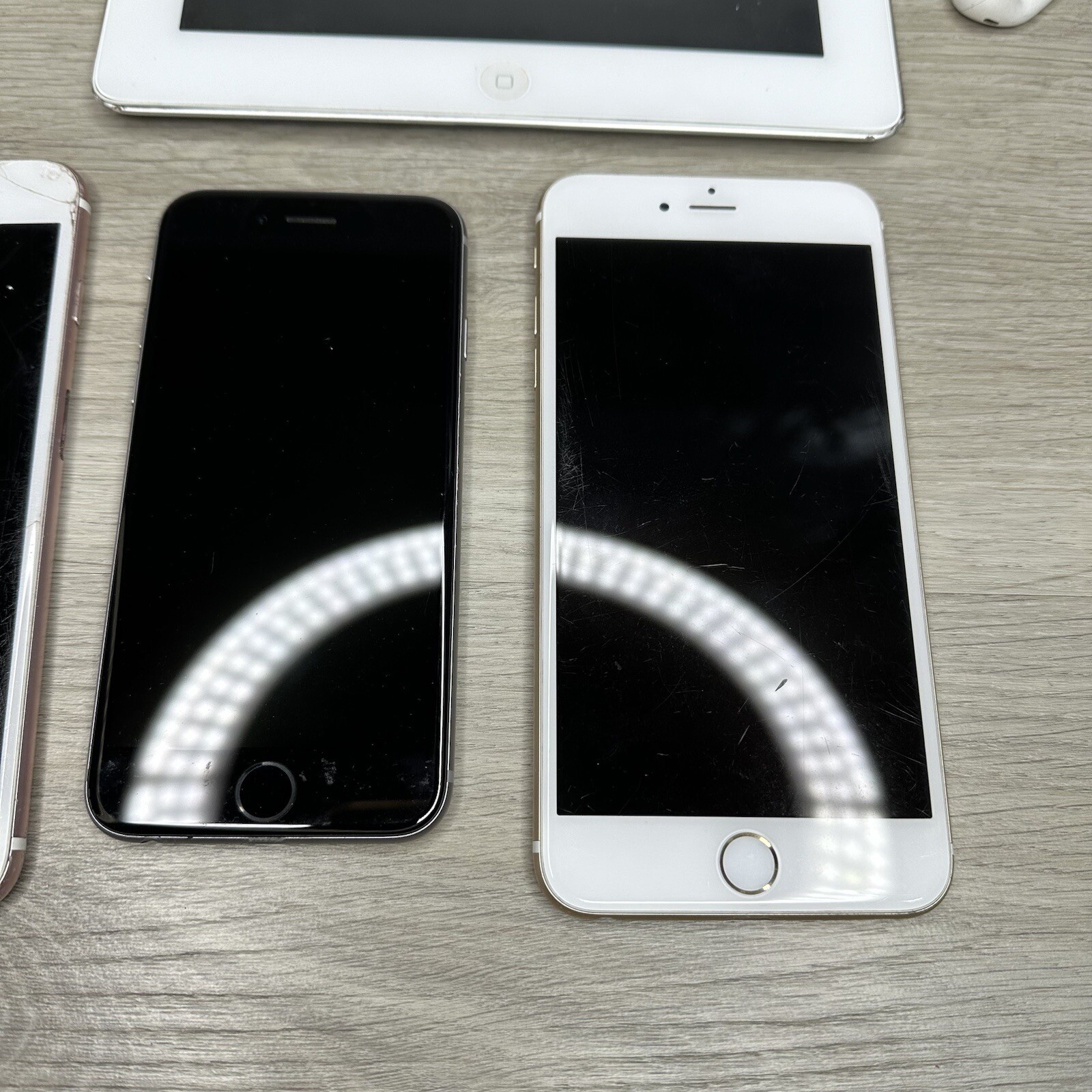 Untested Apple iPhones Model A1522, A1549, A1687, A1397 and Airpods