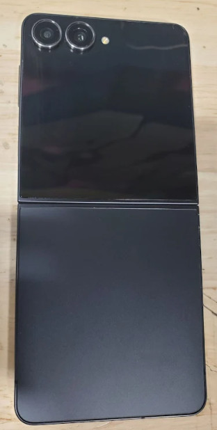 SAMSUNG Galaxy Z Flip7 5G (256GB, 12GB) 6.9″ Folding AMOLED, Dual 50MP 4K
