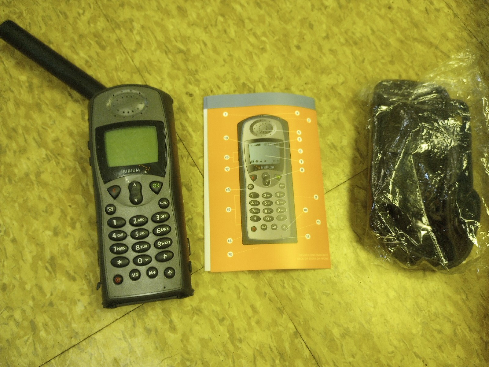 Iridium 9505 Satellite Phone + General Dynamics Fly Away Kit