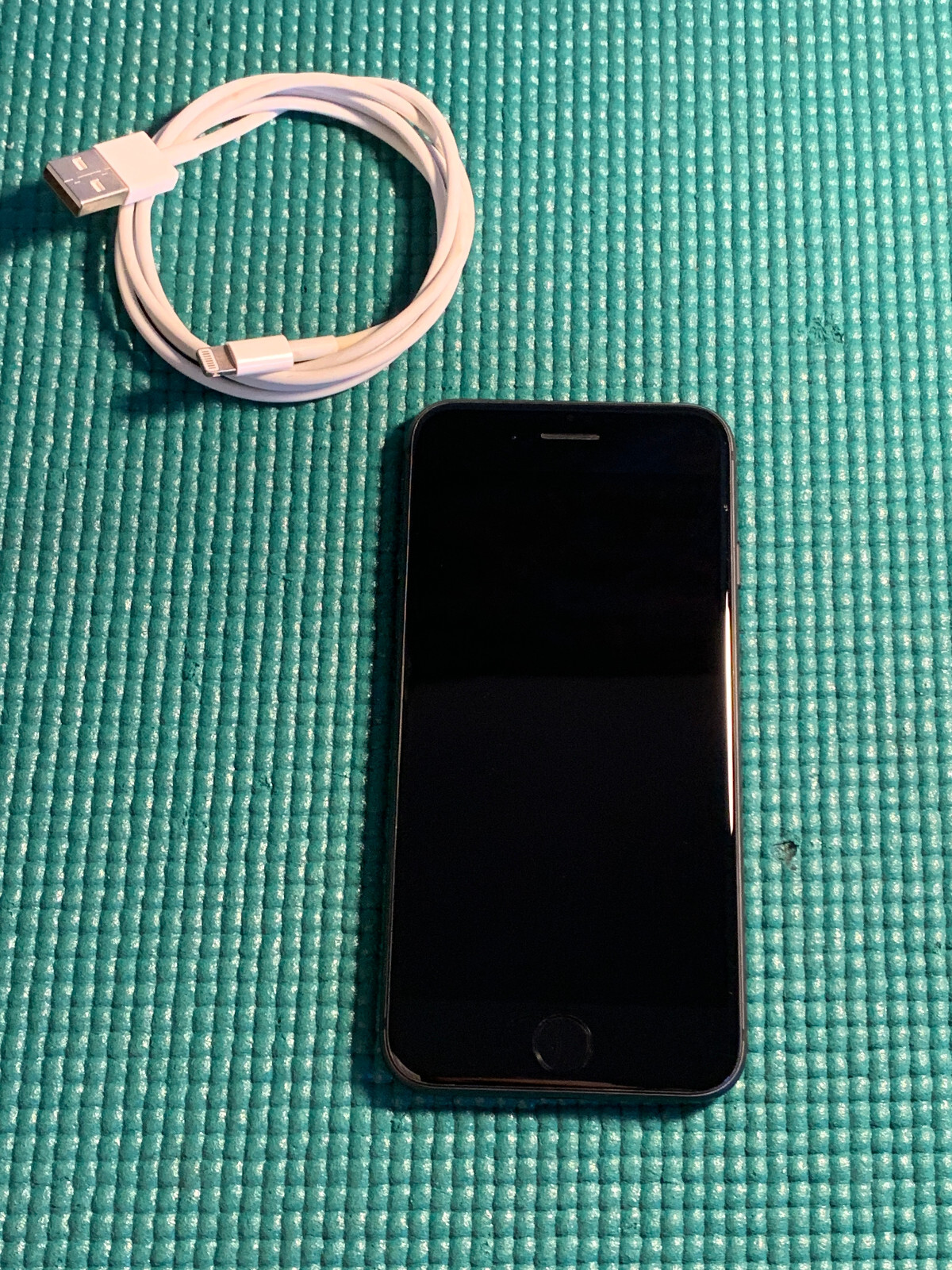 Apple iPhone 8 – 64GB – Black (Unlocked) A1905 (GSM)