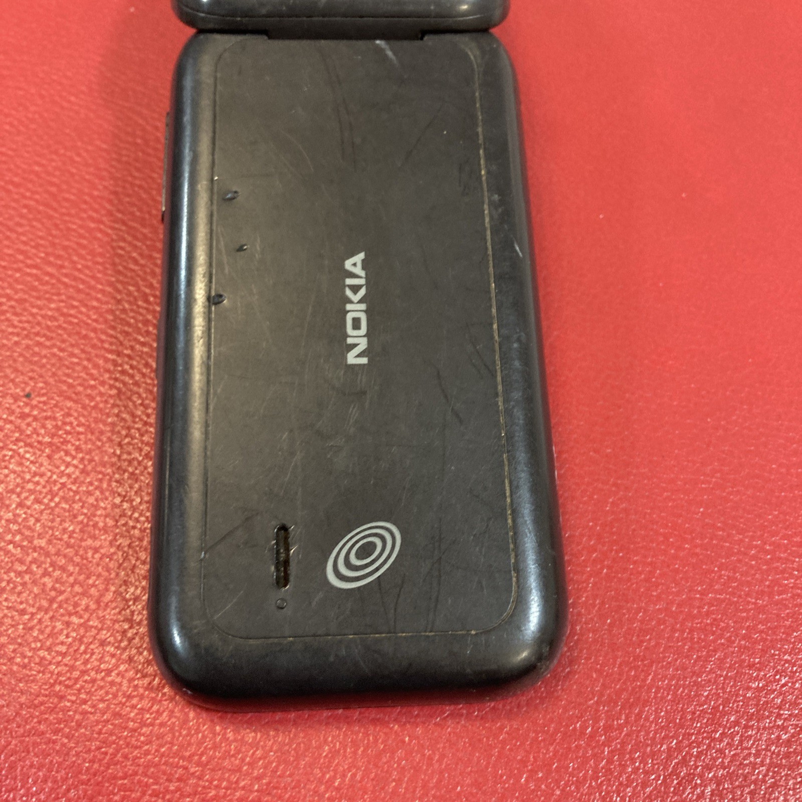Nokia 2660 Flip 128gb Black Parts Only Won’t Power Up.
