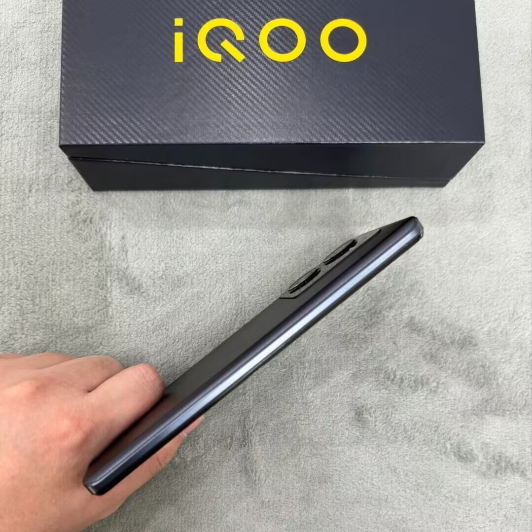 6.64″ Original vivo iQOO Z8 5G 64MP Mediatek Dimensity 8200 Android Smartphone