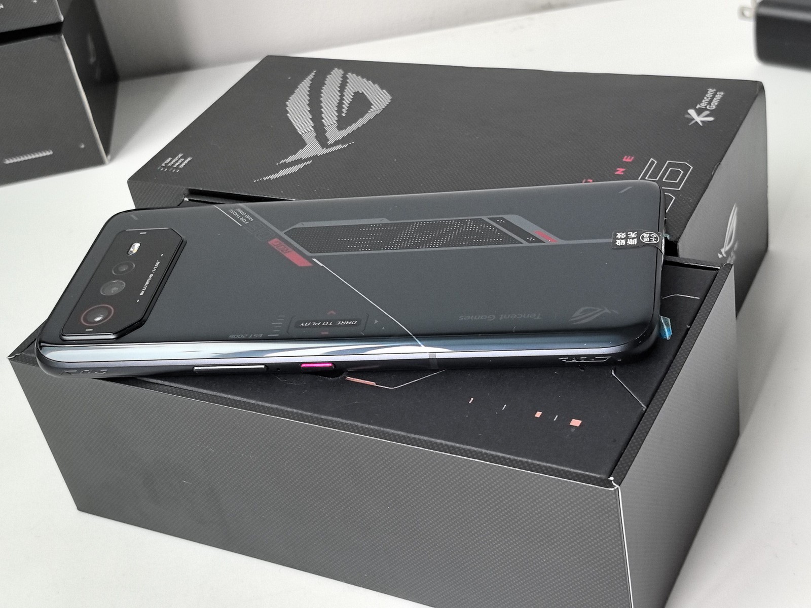Asus ROG Phone 6 5G 12+256GB Qualcomm Unlocked Game Phone Android google Global