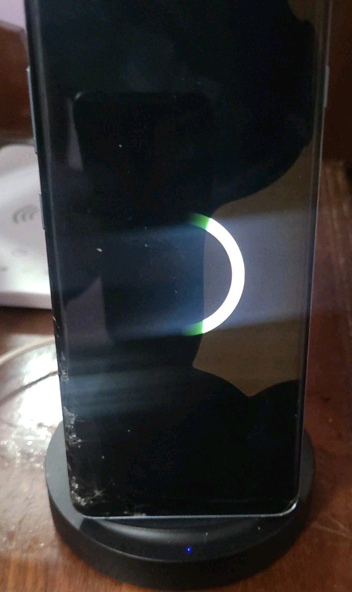 Samsung Galaxy S10+ Plus & Samsung S9 VERIZON UNLOCKED Samsung Wireless Pad!!