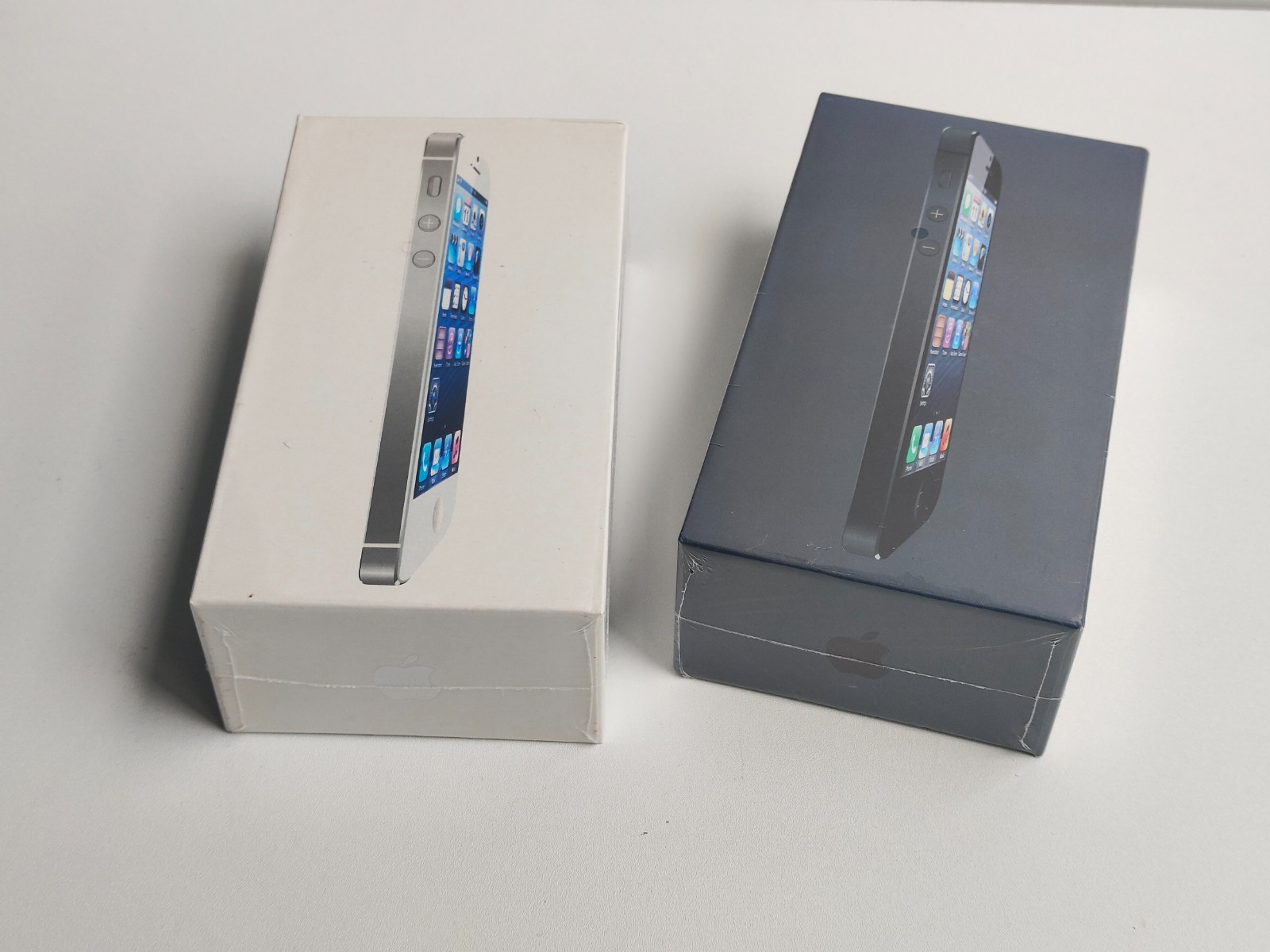 Apple iPhone 5/5s 16/32/64GB Factory UNlocked(any carrier)All color