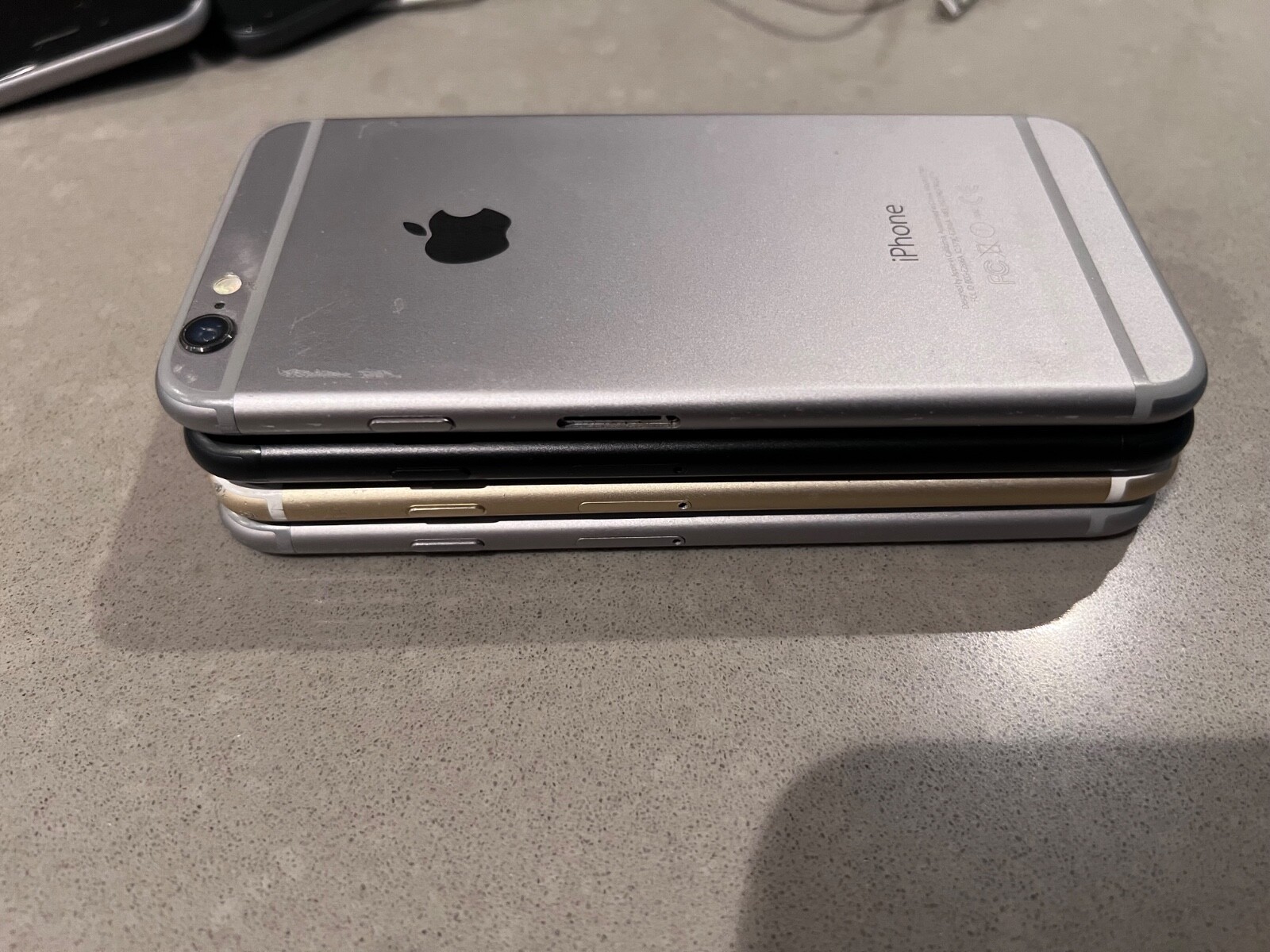 As-is Lot of Apple iPhone 7 A1778 + A1549 A1586 iPhone 6