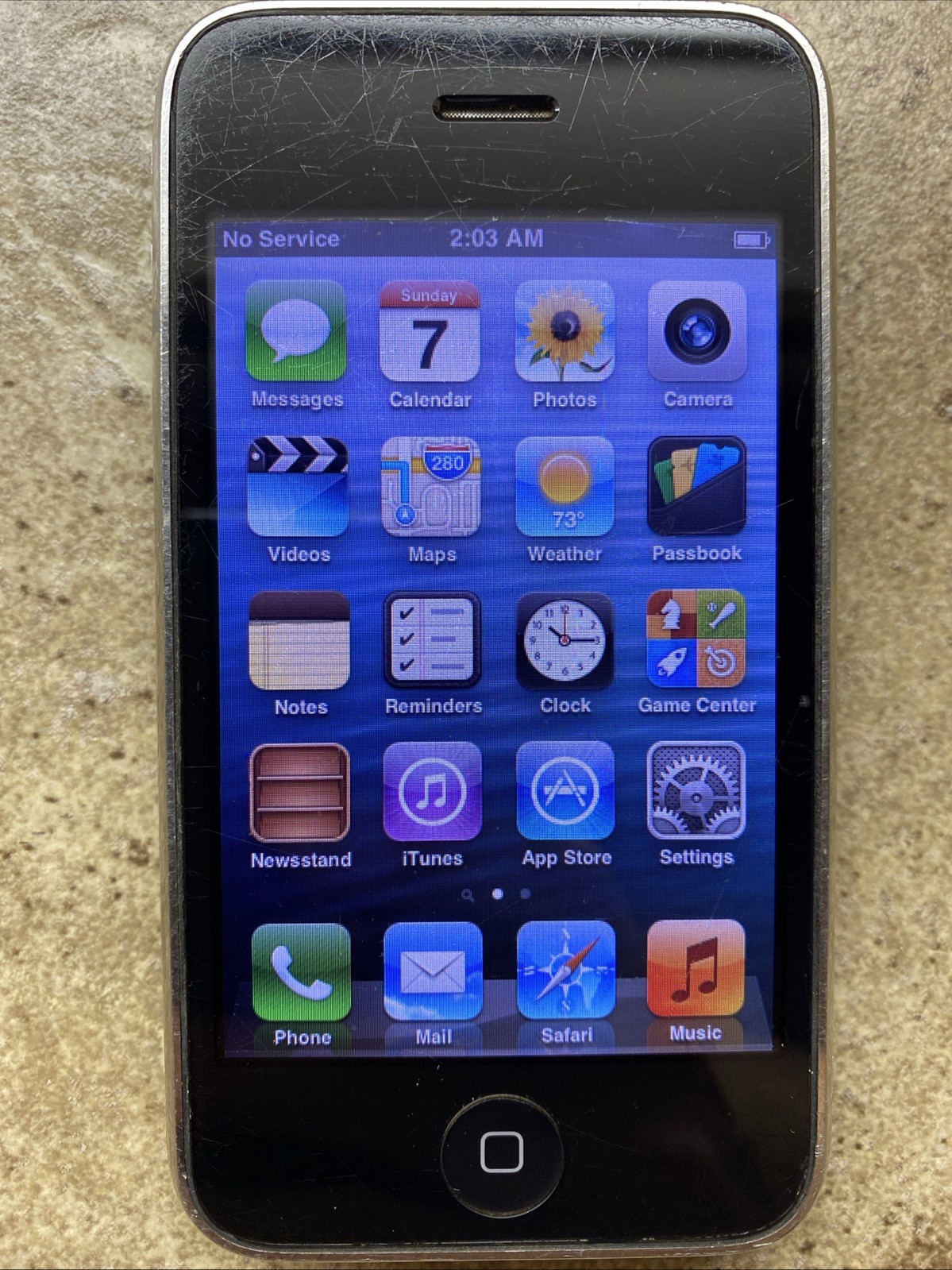 Apple iPhone 3GS – 8GB Black , AT&T Model A1303 WORKING!