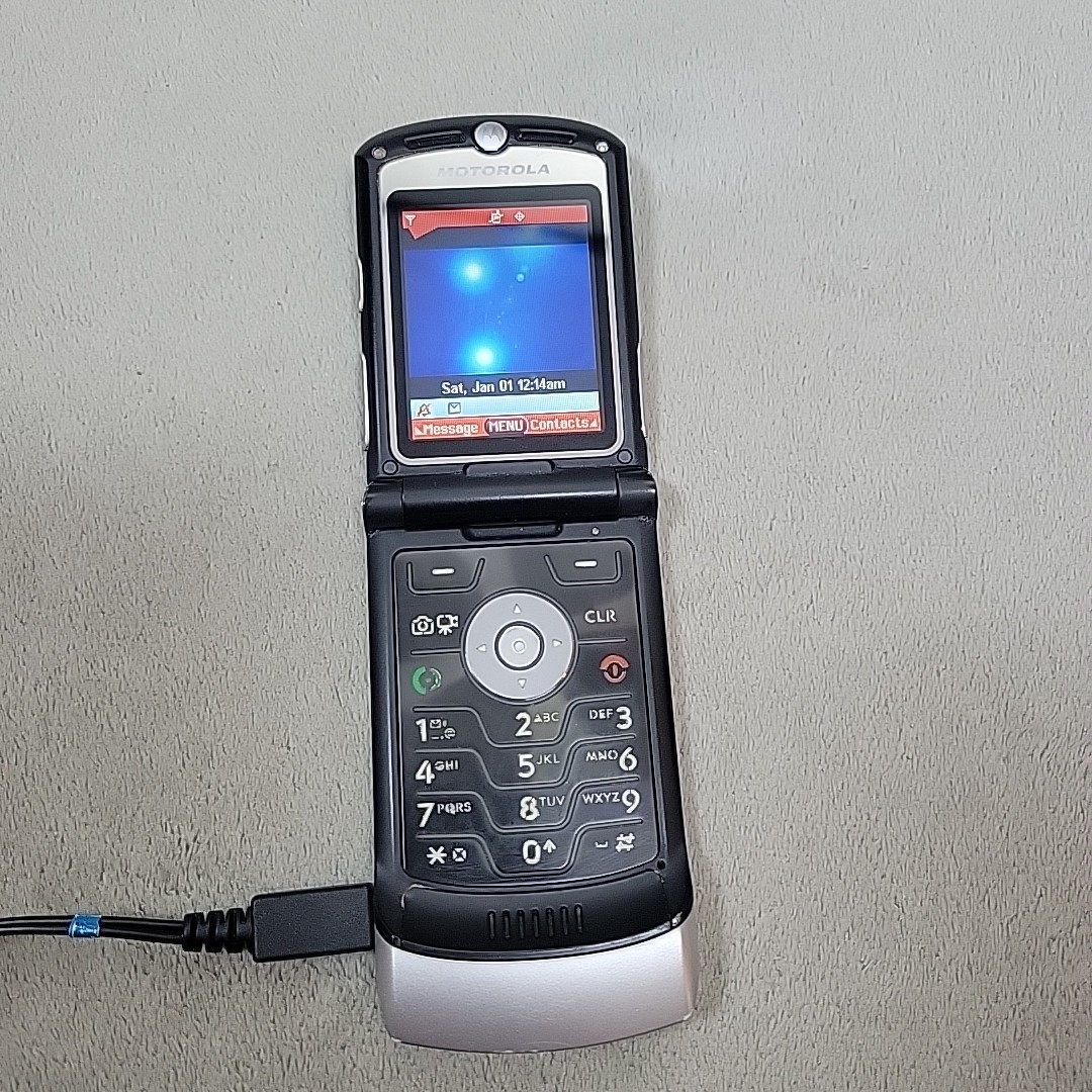 Motorola RAZR V3m Silver Verizon Flip Phone READ Device Only