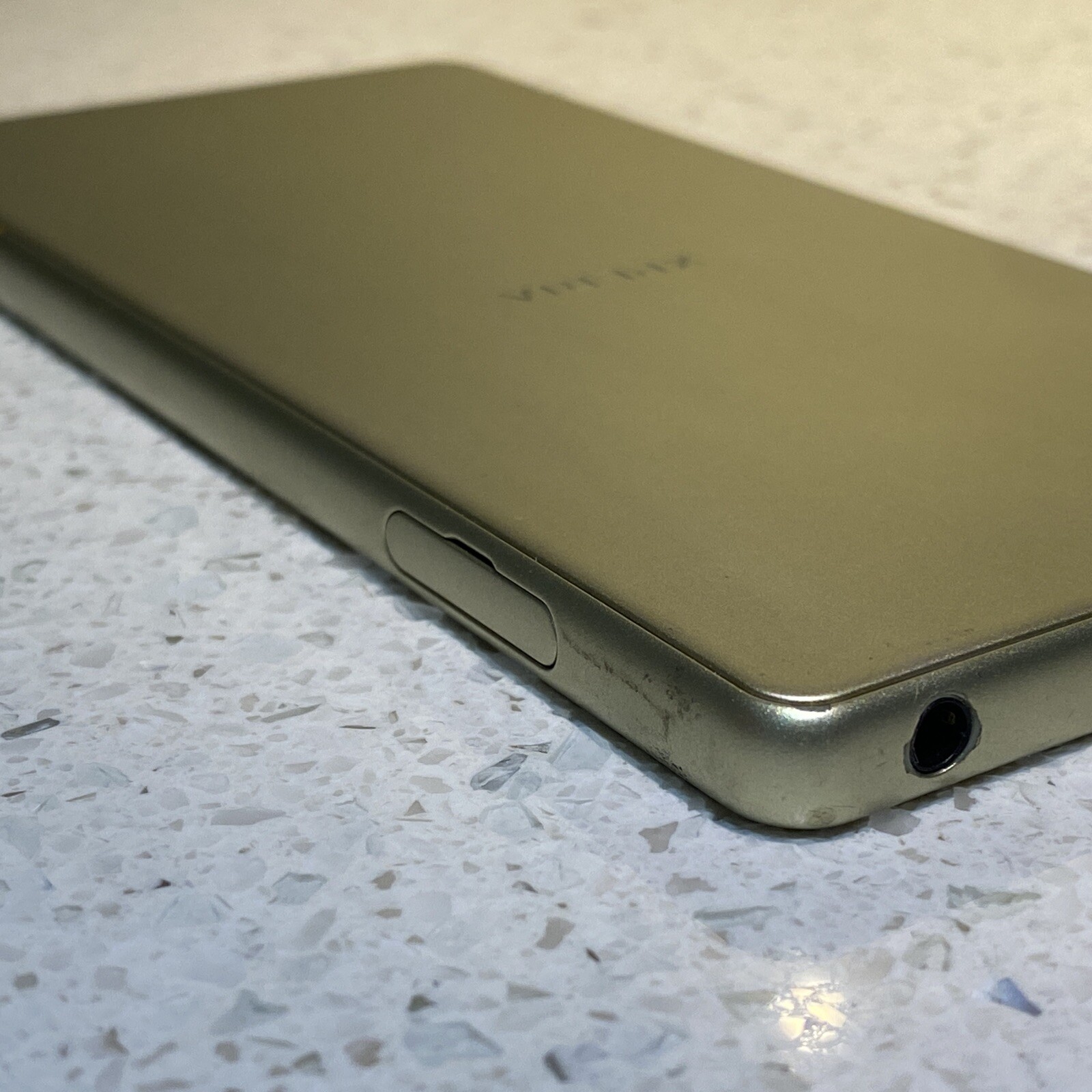 Sony Xperia X F5121 Android 32GB gold /DO