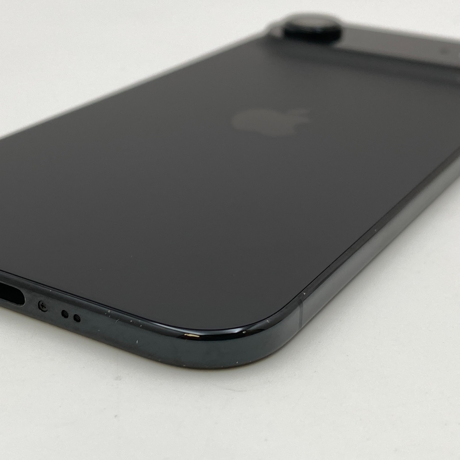 Apple iPhone Air – 256GB – Space Black (Unlocked) – CRACKED SCREEN