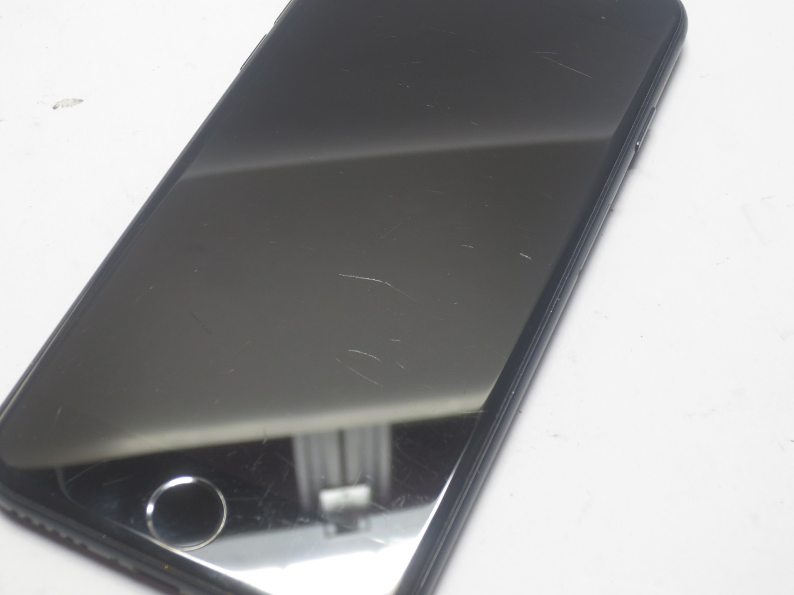 Apple iPhone 7 (A1660) 32GB iOS Space Gray – Unlocked Any Carrier **READ** #79