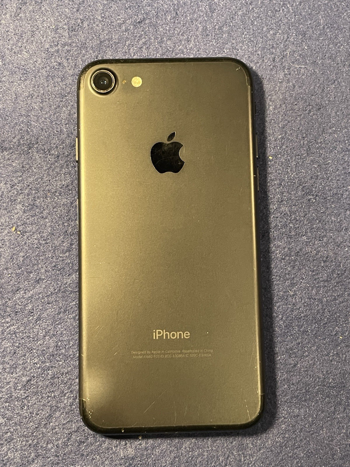 Apple iPhone 7 A1660 32GB Black iOS 12MP Camera GSM Bar Smartphone