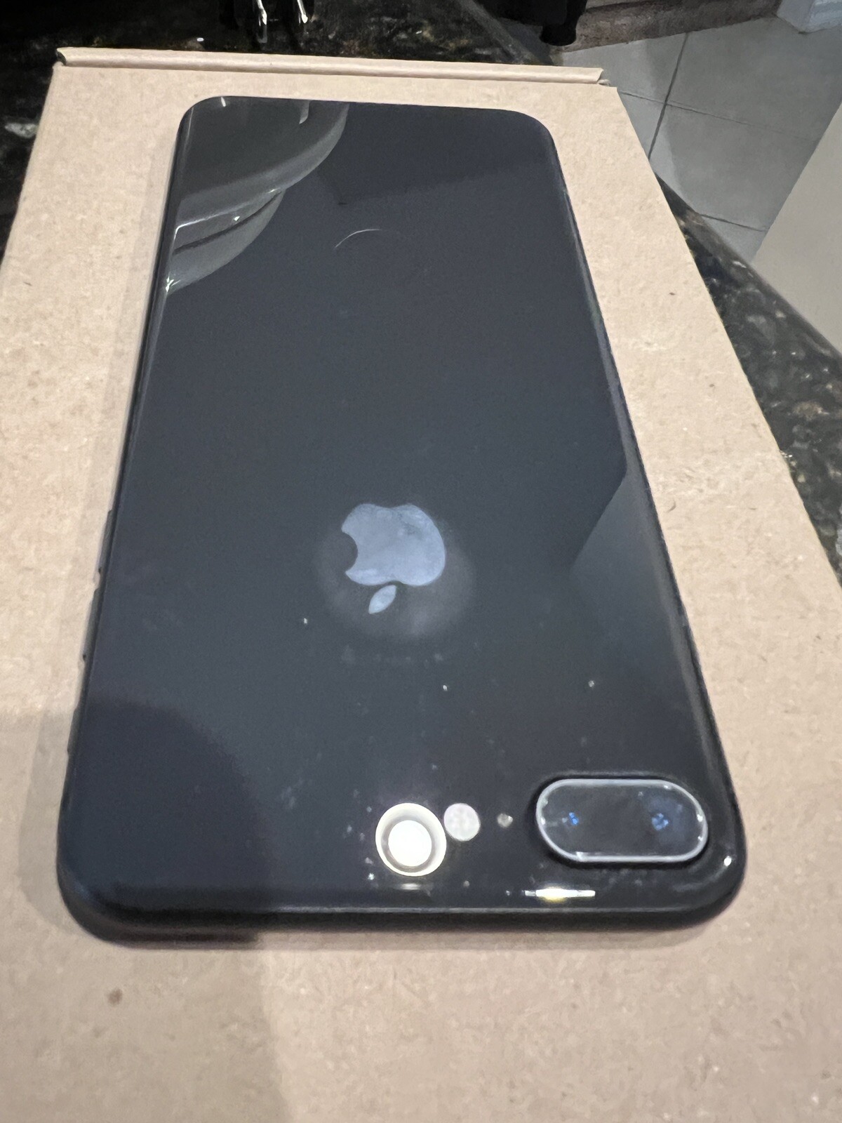 Apple iPhone 8 Plus – 64GB – Space Gray (T-Mobile) A1897 (GSM)