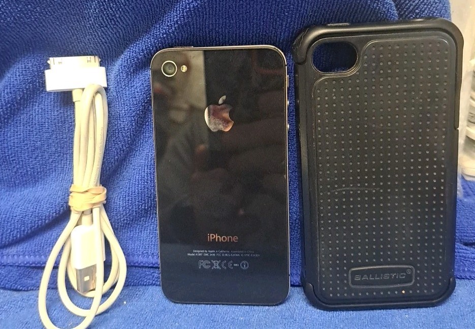 Apple iPhone 4 Model A1387 Smartphone Factory Reset Unlocked