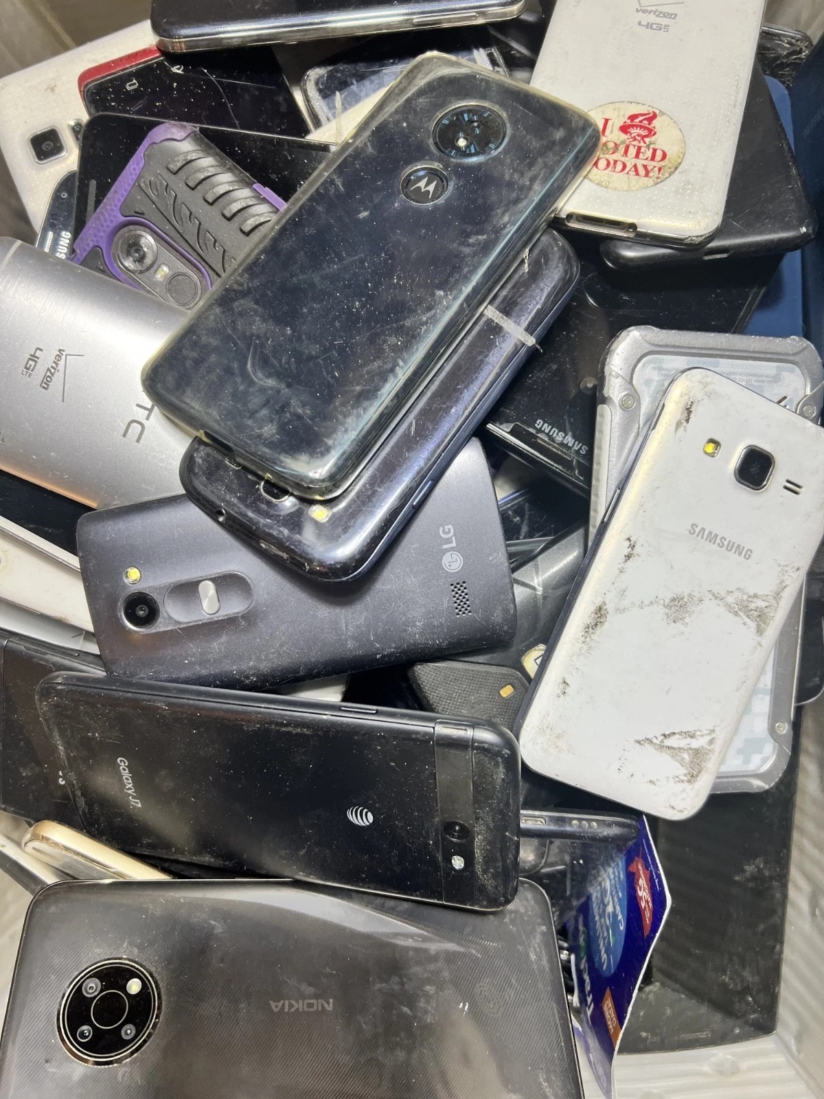 Lot of Assorted Smart Phones For Parts/Repair/Trade-In/Gold Recovery *AS-IS* 📖