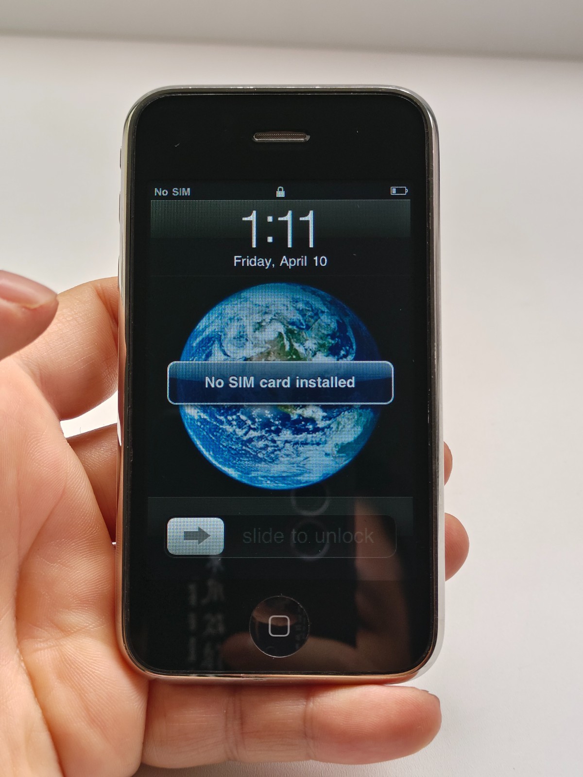Original&Working Apple iPhone 3G/3GS 8-16-32GB Factory UNLOCKED White/Black