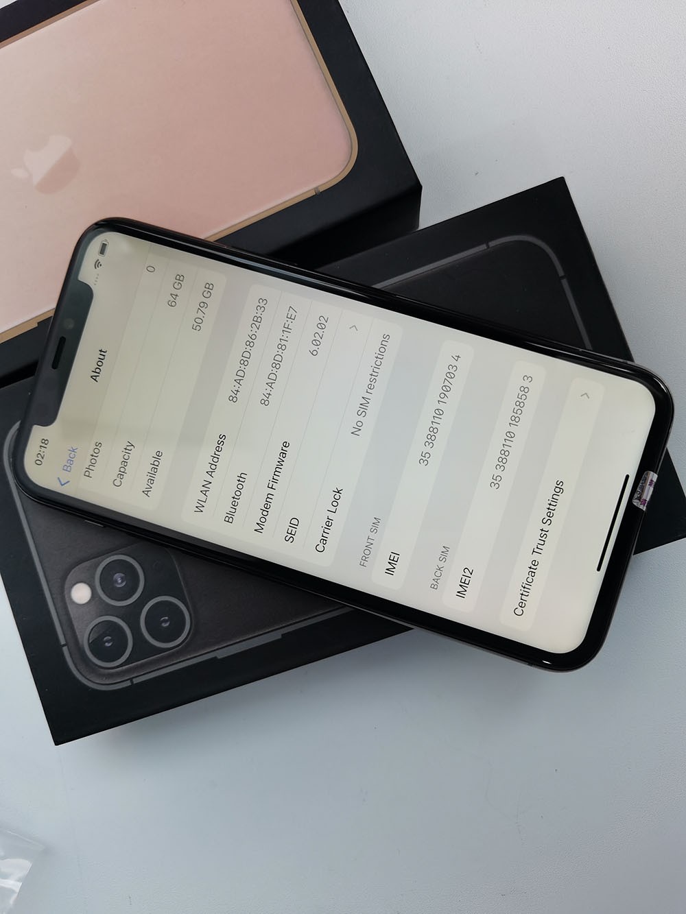 BOXED – Apple iPhone 11 Pro Unlocked 64GB / 256GB All colors good Smartphone