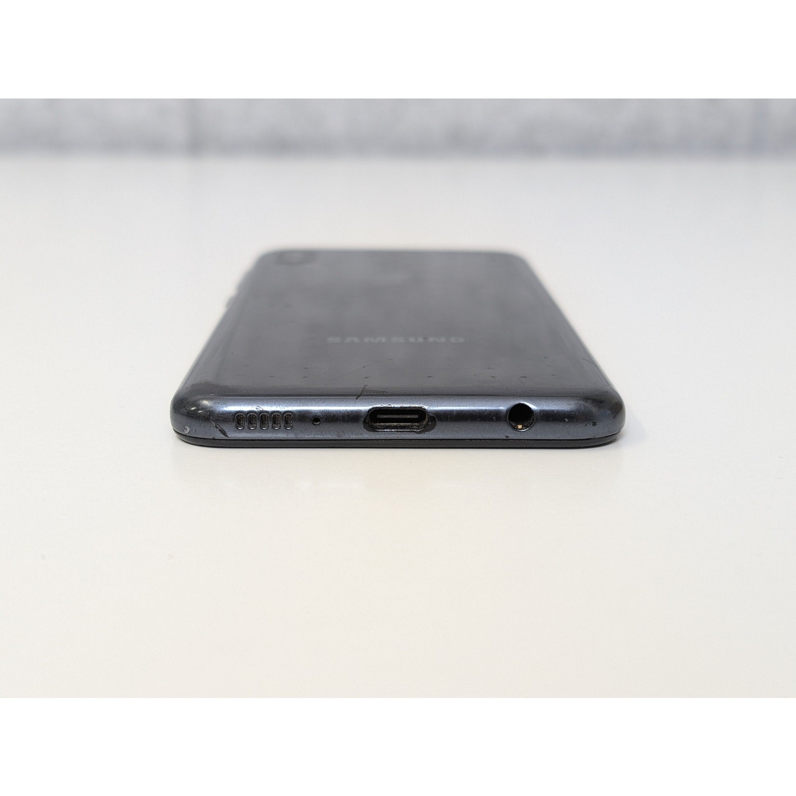 Samsung Galaxy A10e SM-A102U (Network Locked to AT&T) – 32GB – Black – USED