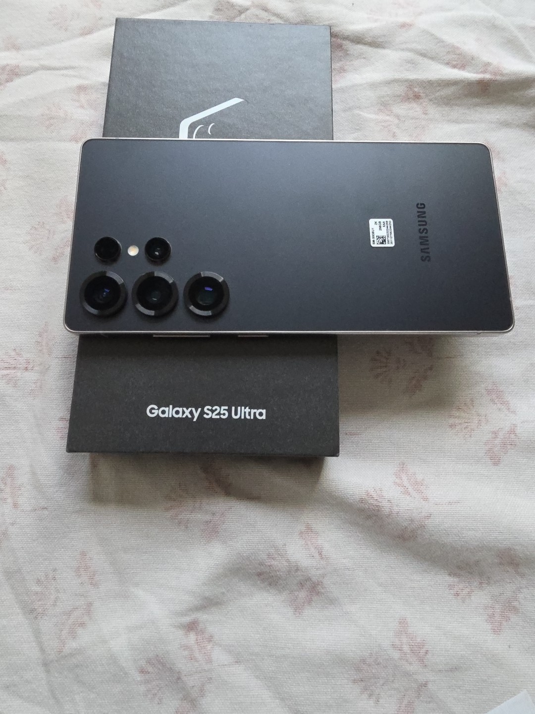 Samsung Galaxy S25 Ultra. 1 Month Old .