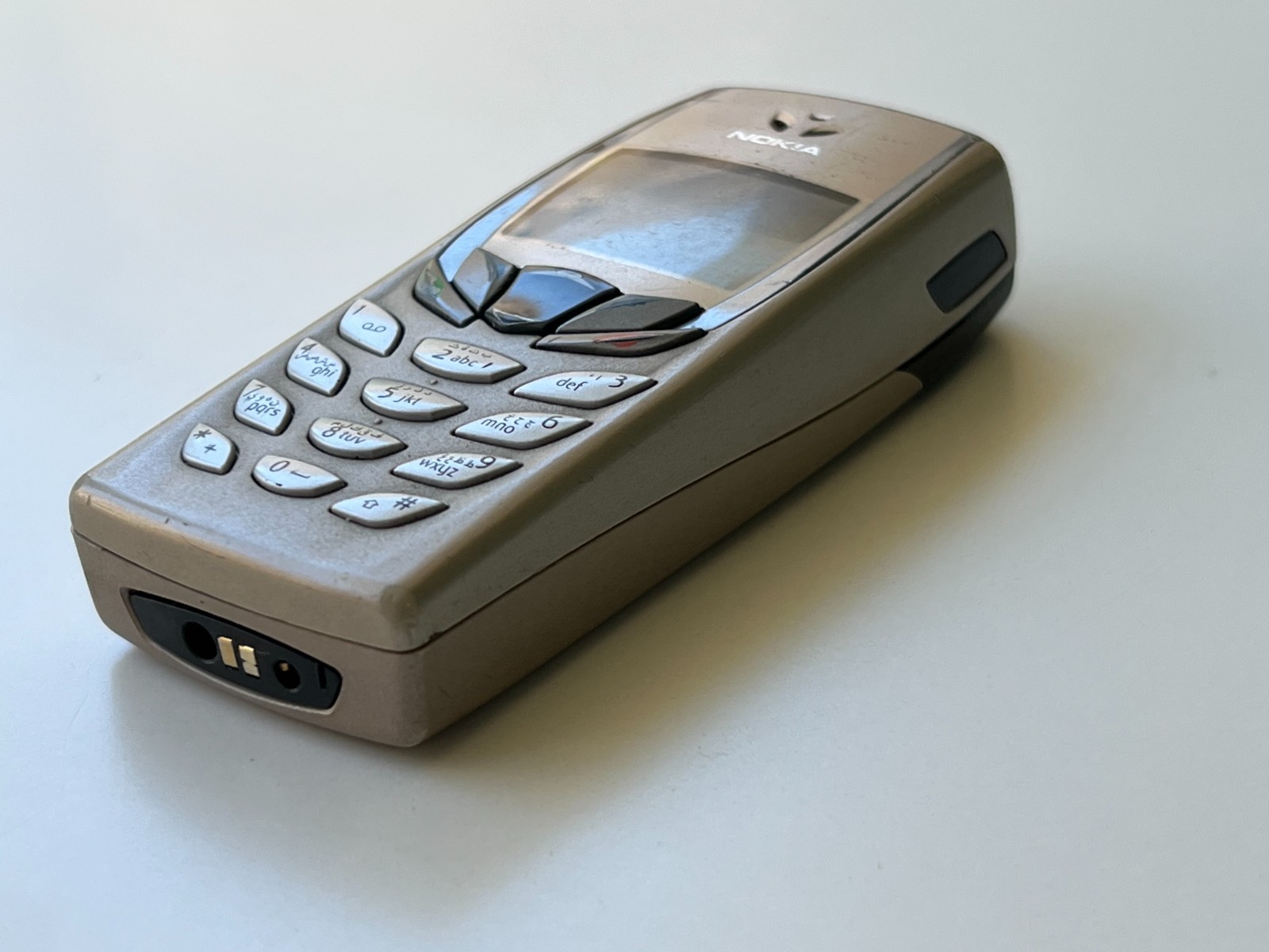 Genuine Nokia 6510 – Beige (Factory Unlocked) Retro Cell Phone For collectable