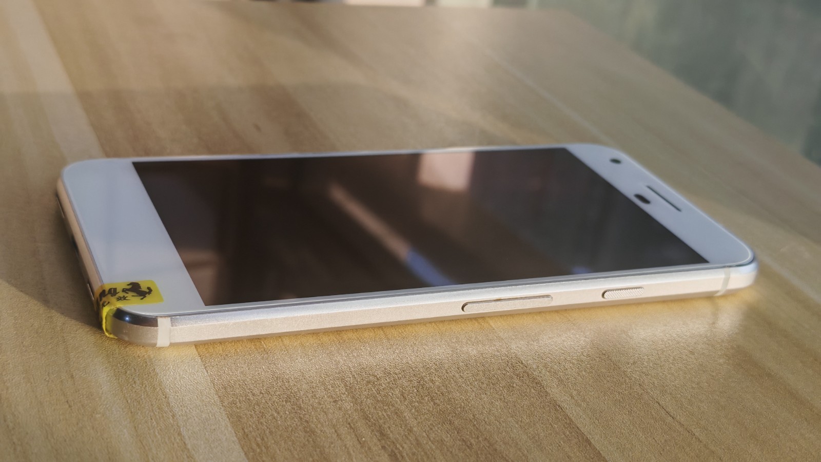 Google Pixel 1st Gen 2016 Unlocked – 32 GB/128 GB – Random Color Good Condition