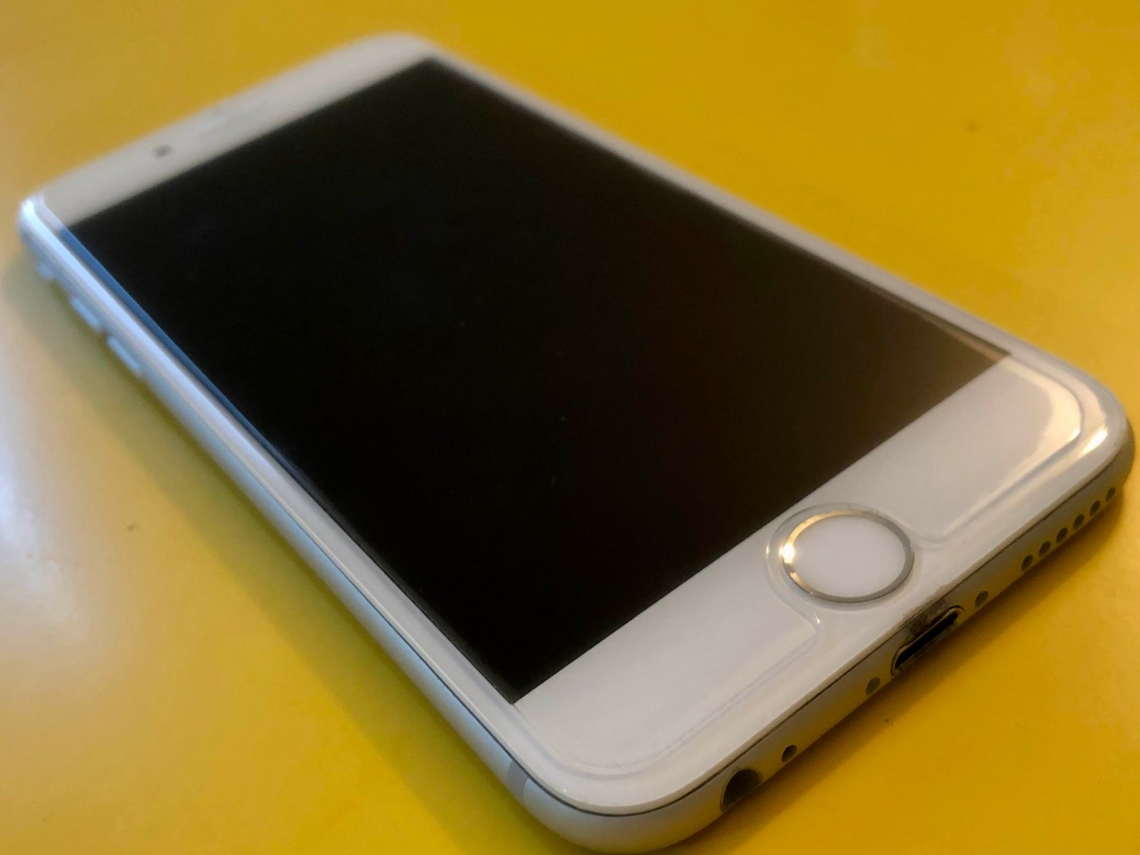 Apple iPhone 6 16GB 64GB 128GB Space Gray Silver – No Charge