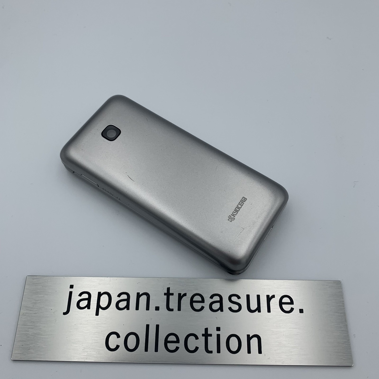 KYOCERA A202KC DIGNO KEITAI 4 ANDROID FLIP PHONE Silver Successor to 902kc Japan