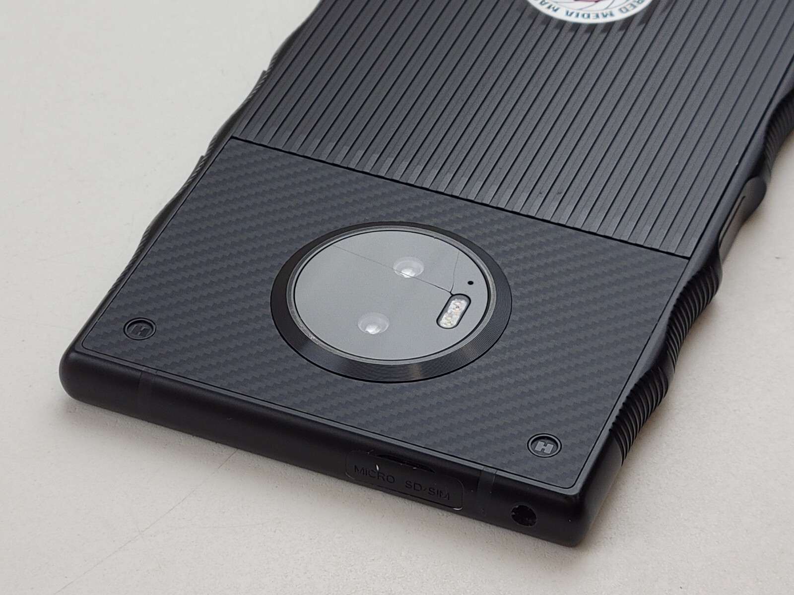 RED HYDROGEN One (H1A1000) 128GB (Verizon) – BLEMISHED – Clean IMEI – H0231