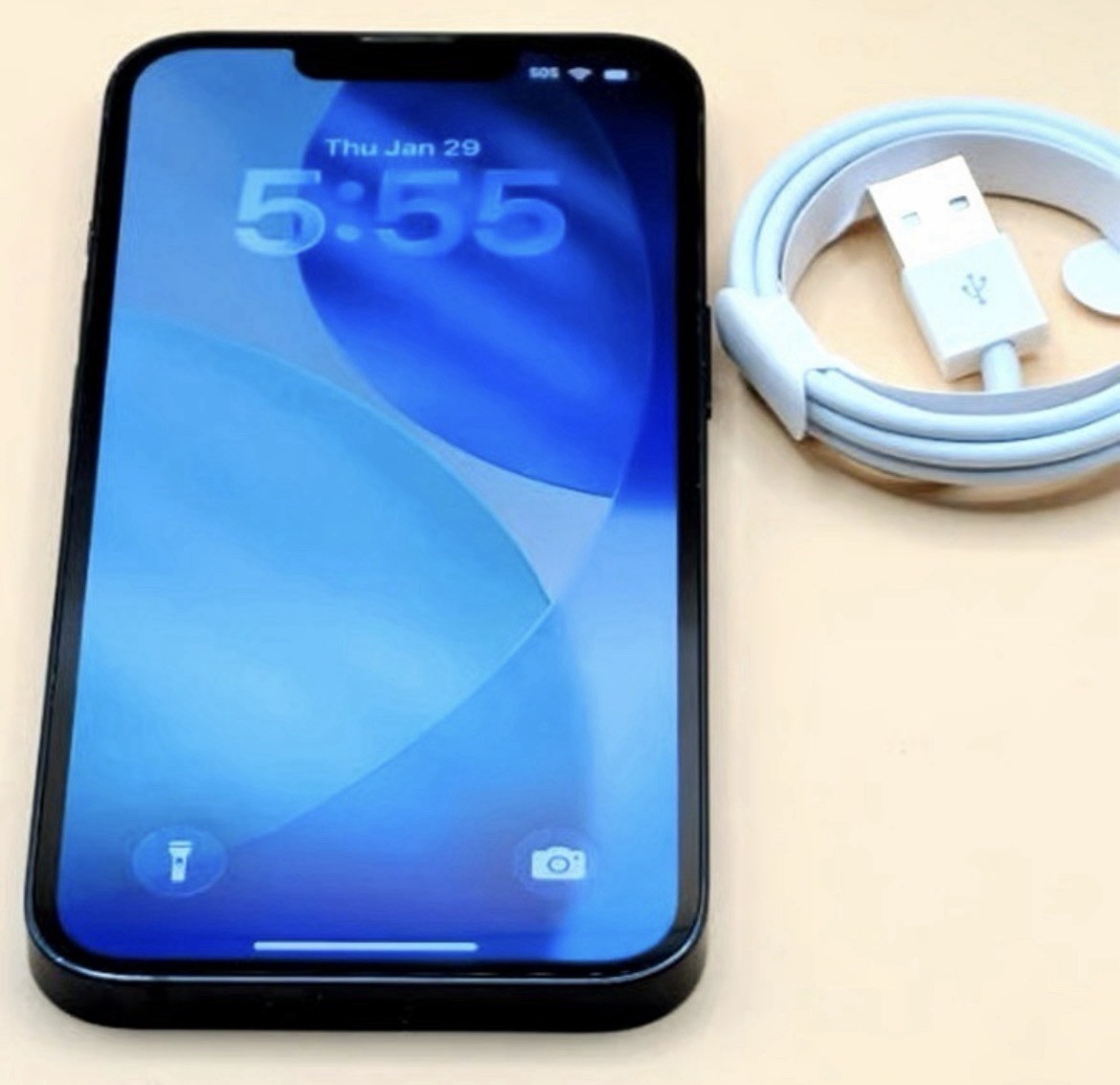Apple iPhone 13 Blue 128GB Unlocked 12MP Bluetooth Wi-Fi iOS ML933LL/A