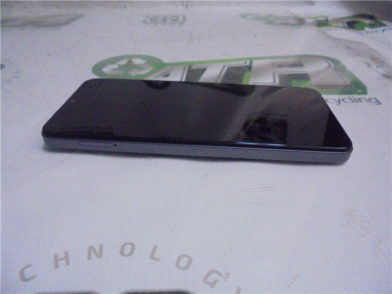 BLU View 5 B160V Smartphone 6.5in 64GB 3GB RAM Tracfone Grey
