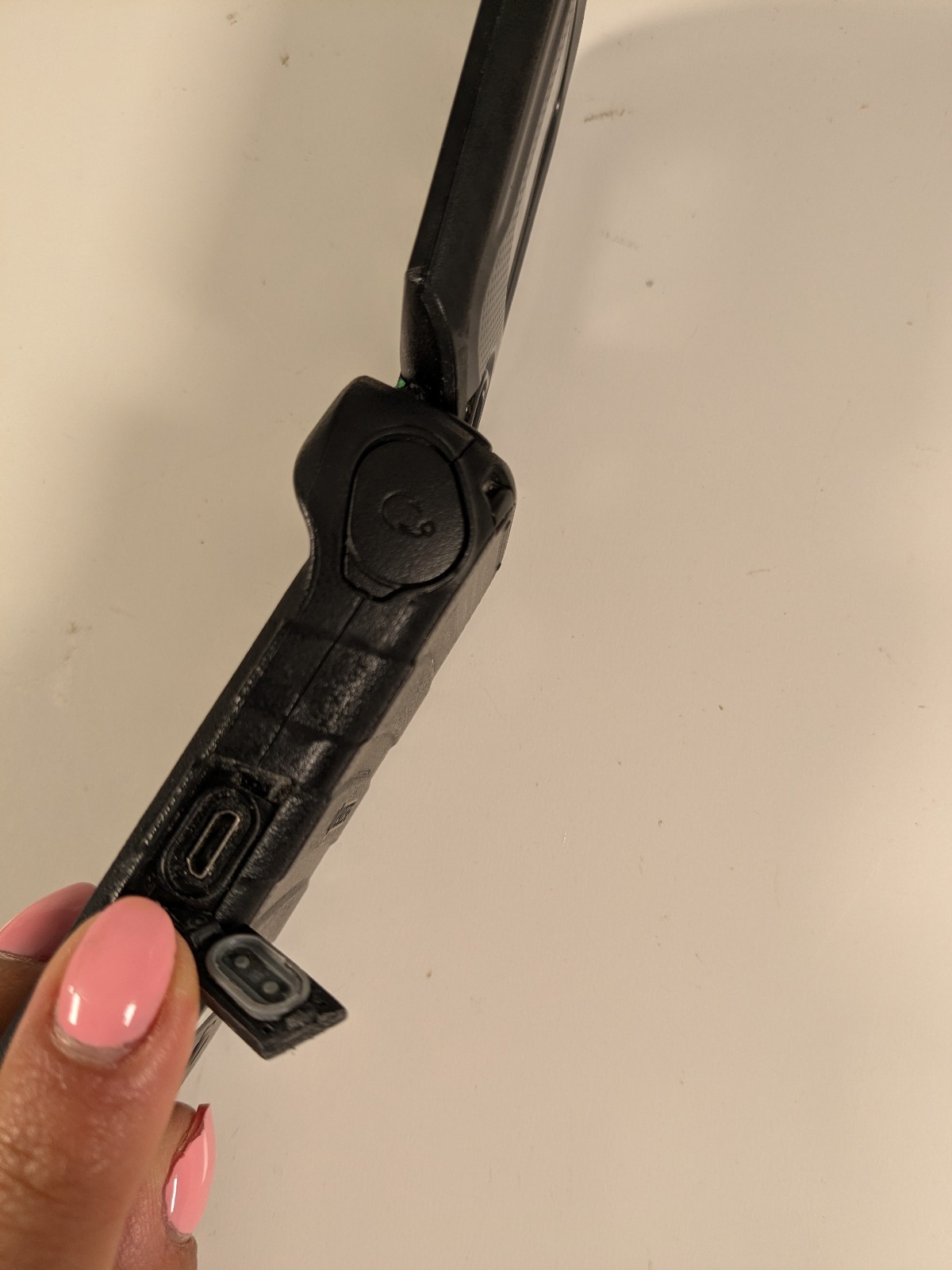 Kyocera DuraXE E4710 Rugged Flip Cell Phone Powers On