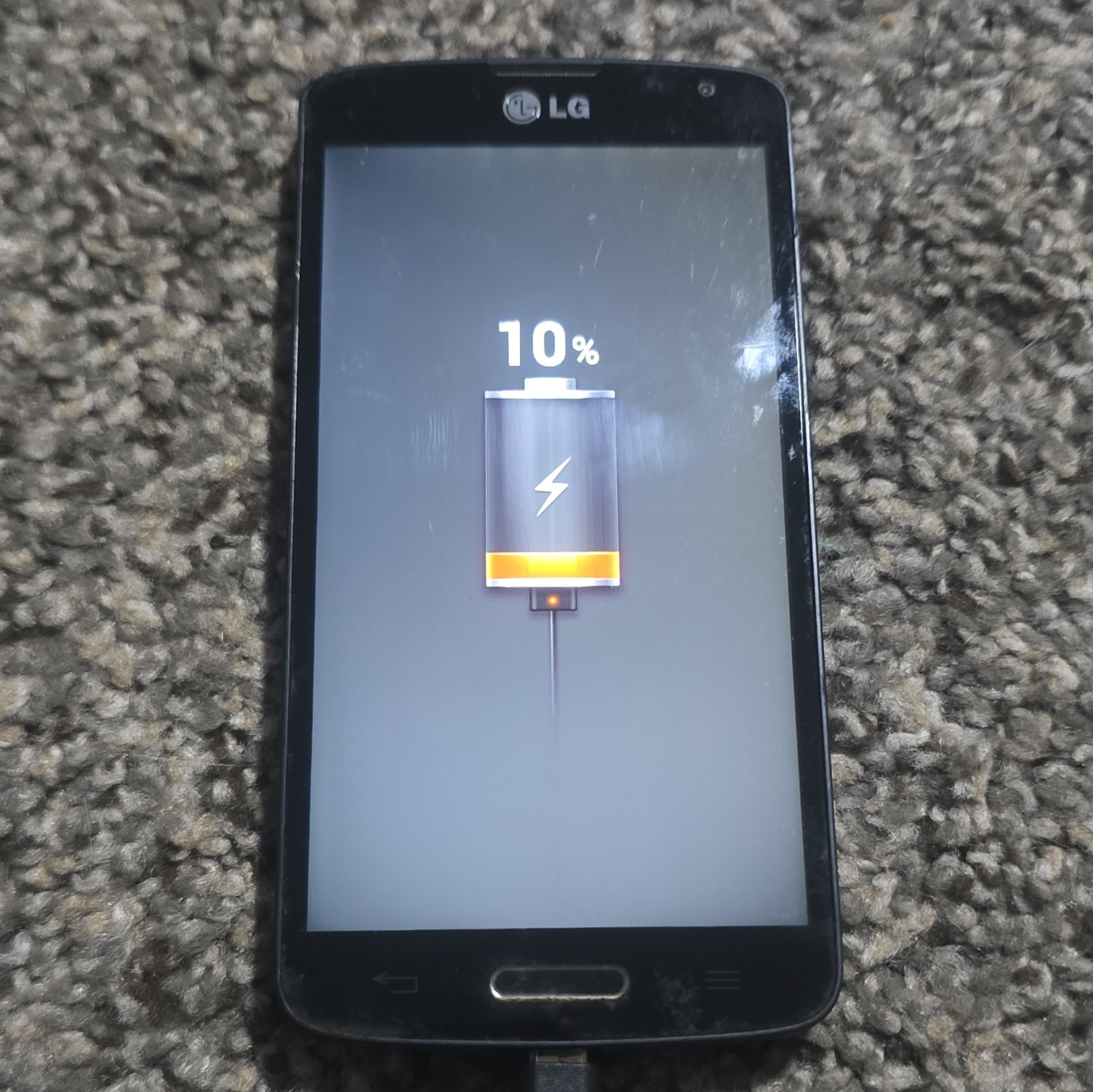 LG Volt Android Smartphone 16GB Black Slate – Powered On/Charging