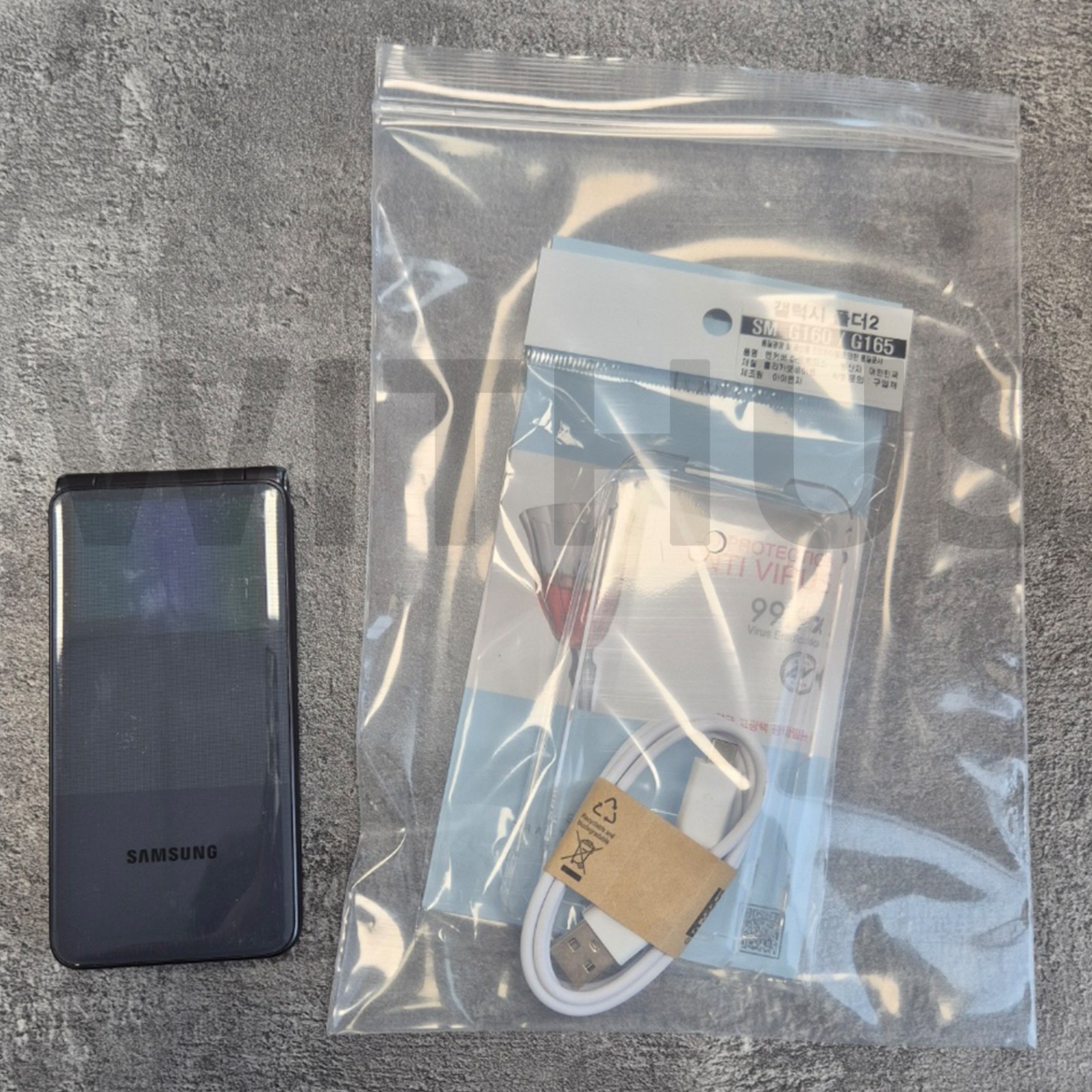 [CLEARANCE] Samsung Galaxy Folder2 32G SM-G160N Unlocked LTE 2021.ver_Grey