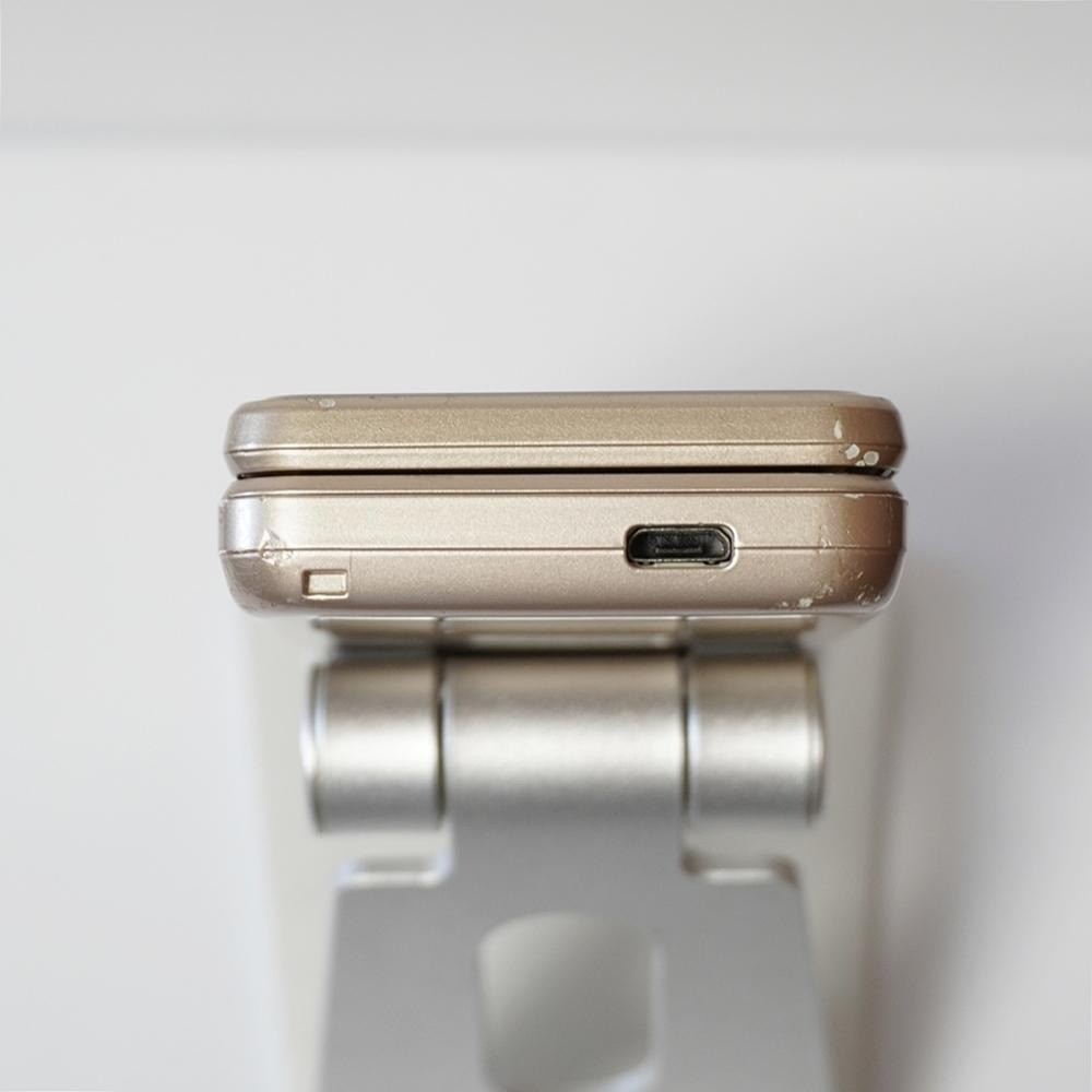 Docomo AQUOS Mobile Phone SH-01J Gold SIM Unlocked Home appliances e624